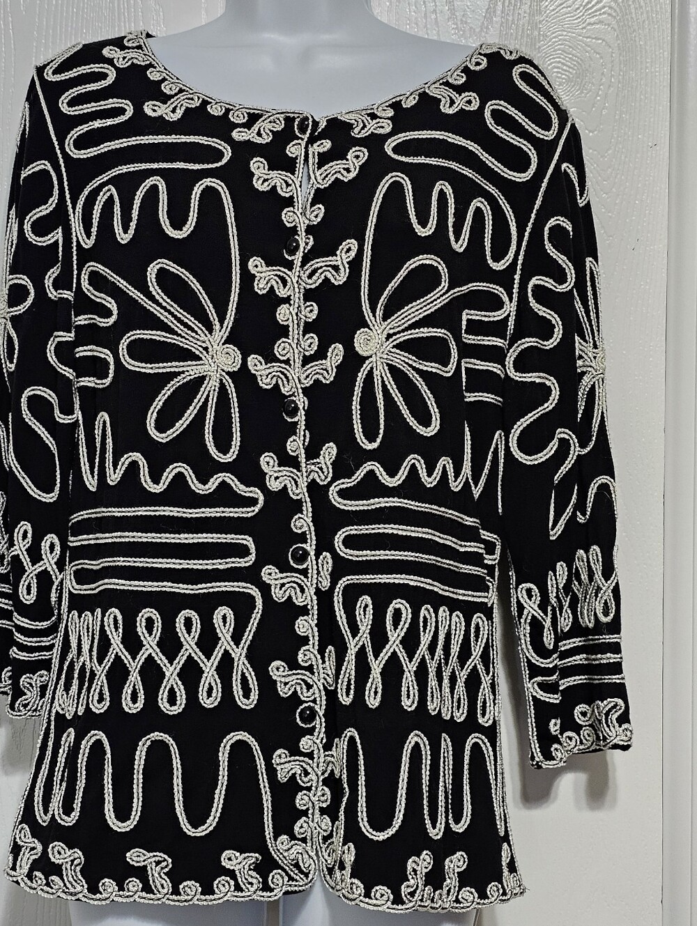 Lauren Michelle Black Top Cream-colored Soutache Embroidery L